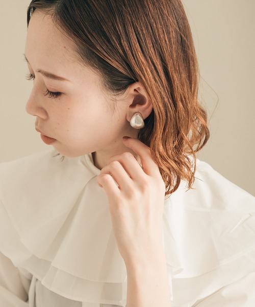 SMELLY（スメリー）の「ワイドプックリイヤリング（イヤリング・レディース・シルバー/ゴールド・-）」の3枚目の写真