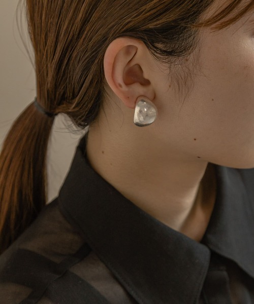 SMELLY（スメリー）の「ワイドプックリイヤリング（イヤリング・レディース・シルバー/ゴールド・-）」の5枚目の写真