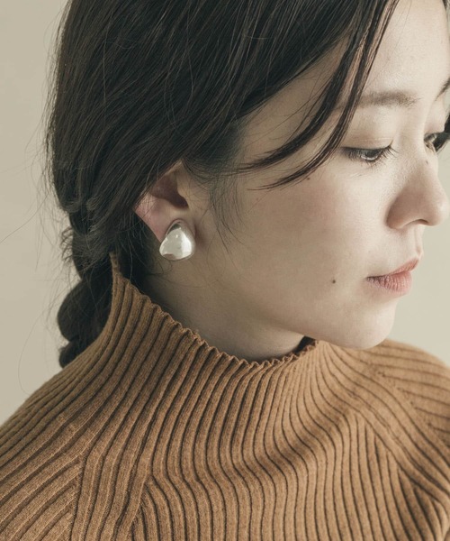 SMELLY（スメリー）の「ワイドプックリイヤリング（イヤリング・レディース・シルバー/ゴールド・-）」の7枚目の写真