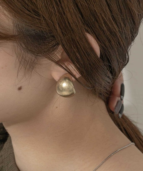 SMELLY（スメリー）の「ワイドプックリイヤリング（イヤリング・レディース・シルバー/ゴールド・-）」の10枚目の写真