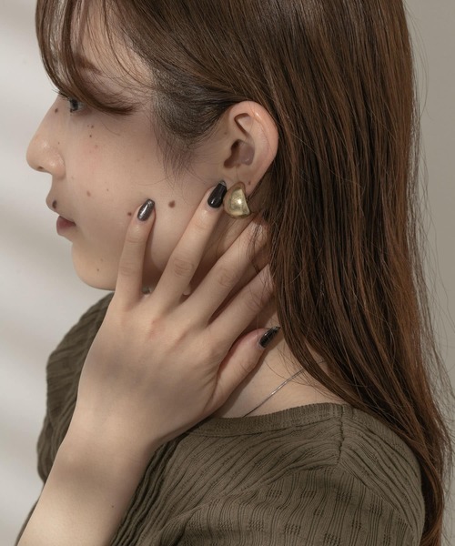 SMELLY（スメリー）の「ワイドプックリイヤリング（イヤリング・レディース・シルバー/ゴールド・-）」の11枚目の写真