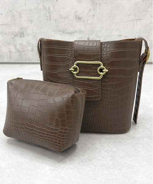 apres jour mignon(アプレジュールミニョン)の「【apresjour mignon×ARIAZ】ポーチ付きバックル型押しショルダーバッグ(ショルダーバッグ・レディース・ブラック/モカ/ダークブラウン・ONESIZE)」の6枚目の写真