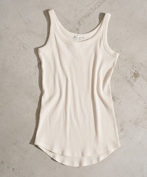 earth music&ecology（アースミュージックアンドエコロジー）の「チェーン柄リブタンクトップ ＊（タンクトップ・レディース・グレイッシュベージュ/ブラック/アイボリー/ピンクベージュ・M/S）」の2枚目の写真