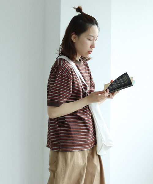 PAR ICI(パーリッシィ)の「ヘリンボンボーダー Tシャツ(Tシャツ/カットソー・レディース・カーキ/ブラウン・FREE)」の2枚目の写真