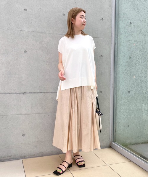 RIVE DROITE（リヴドロワ）の「着回し力UP　クールタッチUVスリットヘムワイドニット（ニット/セーター・レディース・ブラック/オフホワイト/イエロー/グレイッシュベージュ・FREE）」の7枚目の写真