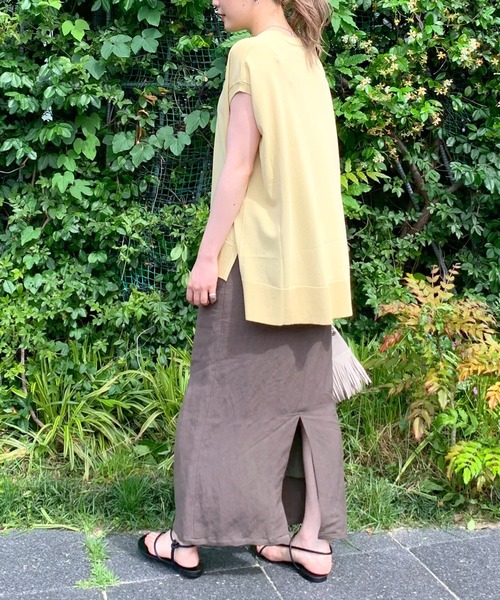 RIVE DROITE（リヴドロワ）の「着回し力UP　クールタッチUVスリットヘムワイドニット（ニット/セーター・レディース・ブラック/オフホワイト/イエロー/グレイッシュベージュ・FREE）」の21枚目の写真