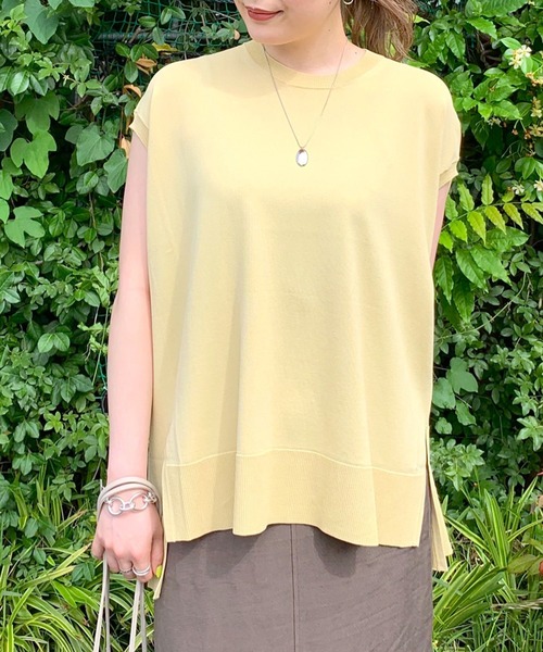 RIVE DROITE（リヴドロワ）の「着回し力UP　クールタッチUVスリットヘムワイドニット（ニット/セーター・レディース・ブラック/オフホワイト/イエロー/グレイッシュベージュ・FREE）」の20枚目の写真