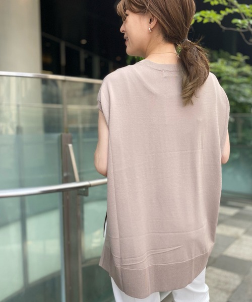 RIVE DROITE（リヴドロワ）の「着回し力UP　クールタッチUVスリットヘムワイドニット（ニット/セーター・レディース・ブラック/オフホワイト/イエロー/グレイッシュベージュ・FREE）」の16枚目の写真