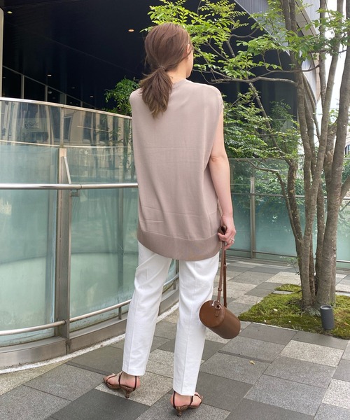 RIVE DROITE（リヴドロワ）の「着回し力UP　クールタッチUVスリットヘムワイドニット（ニット/セーター・レディース・ブラック/オフホワイト/イエロー/グレイッシュベージュ・FREE）」の19枚目の写真