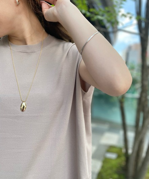 RIVE DROITE（リヴドロワ）の「着回し力UP　クールタッチUVスリットヘムワイドニット（ニット/セーター・レディース・ブラック/オフホワイト/イエロー/グレイッシュベージュ・FREE）」の14枚目の写真