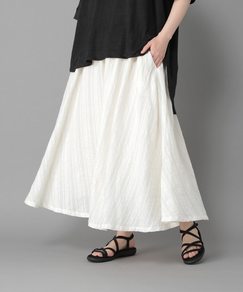 studio CLIP(スタディオクリップ)の「《Natural by studio CLIP》ピンタックロングスカート(スカート・レディース・ブラック/ベージュ/オフホワイト・FREE)」の2枚目の写真