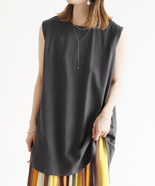 reca（レカ）の「綿100％！シンプルショルダータックノースリーブカットソー（タンクトップ・レディース・ブラック/オフホワイト/グレイッシュベージュ/チャコール/モカ/ワイン/パープル系その他/グリーン/ホワイト系その他/グレー系その他2/グレー系その他/ネイビー・M）」の5枚目の写真