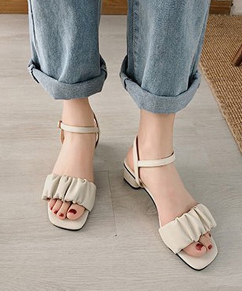 STYLEBLOCK(スタイルブロック)の「ギャザーシャーリングストラップサンダル(サンダル・レディース・グリーン/ブラック/ベージュ・35/36/39/38/37)」の3枚目の写真
