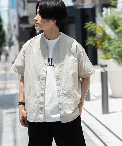 ITEMS URBANRESEARCH（アイテムズ アーバンリサーチ）の「ナイロンノーカラー半袖シャツ（シャツ/ブラウス・メンズ・ブラック/ベージュ/カーキ・MEDIUM/LARGE）」の9枚目の写真
