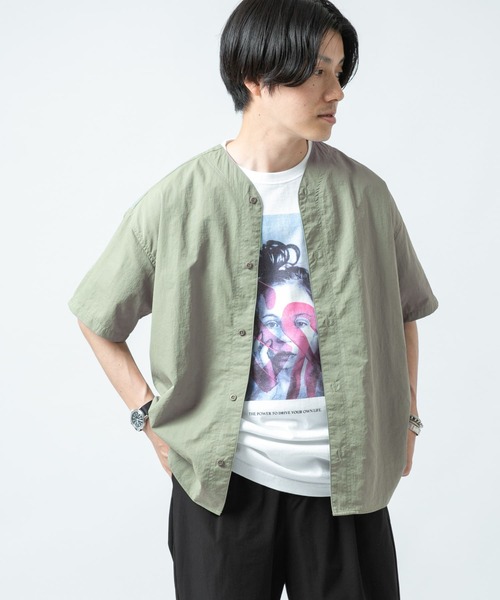 ITEMS URBANRESEARCH（アイテムズ アーバンリサーチ）の「ナイロンノーカラー半袖シャツ（シャツ/ブラウス・メンズ・ブラック/ベージュ/カーキ・MEDIUM/LARGE）」の19枚目の写真