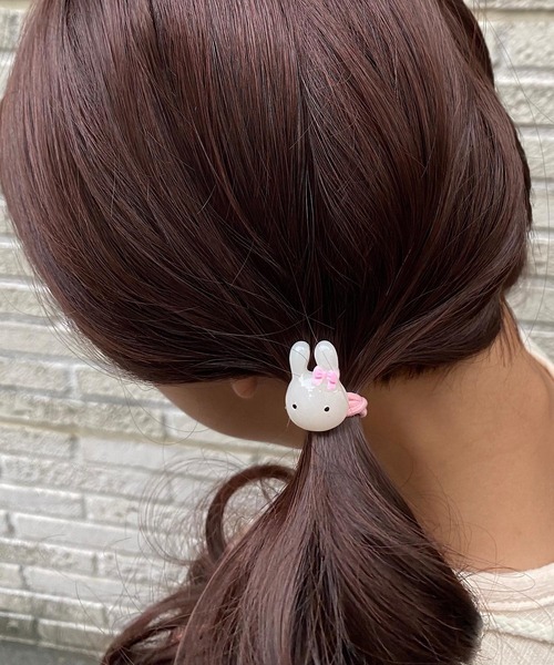 No.142　レジン ヘアゴム マグネット バッジ うさぎカスミソウ透け感あり No.142 レジン ヘアゴム マグネット バッジ うさぎカスミソウ透け感