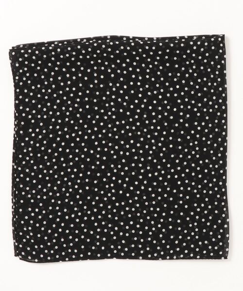 To b. by agnes b.(トゥービーバイアニエスベー)の「WR52 SCARF ランダムドットスカーフ(バンダナ/スカーフ・レディース・レッド系その他/ブラック・UNI)」の3枚目の写真