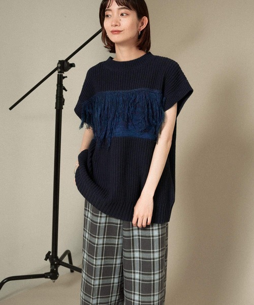 KBF(ケイビーエフ)の「MIXカラーランダムフリンジベスト(ベスト・レディース・ライトグレー/ネイビー/オリーブ・ONE)」の4枚目の写真