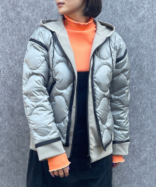 AULA AILA（アウラアイラ）の「キルティングダウンフードブルゾン（ダウンジャケット/コート・レディース・ブラック/グレー/アイボリー・0）」の3枚目の写真