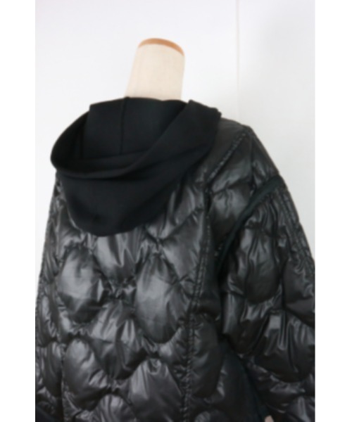AULA AILA（アウラアイラ）の「キルティングダウンフードブルゾン（ダウンジャケット/コート・レディース・ブラック/グレー/アイボリー・0）」の9枚目の写真
