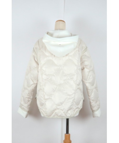 AULA AILA（アウラアイラ）の「キルティングダウンフードブルゾン（ダウンジャケット/コート・レディース・ブラック/グレー/アイボリー・0）」の10枚目の写真