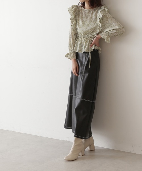 FREE'S MART（フリーズマート）の「◆配色ステッチフェイクレザーAラインスカート（スカート・レディース・ブラック/ベージュ/カーキ・FREE）」の4枚目の写真