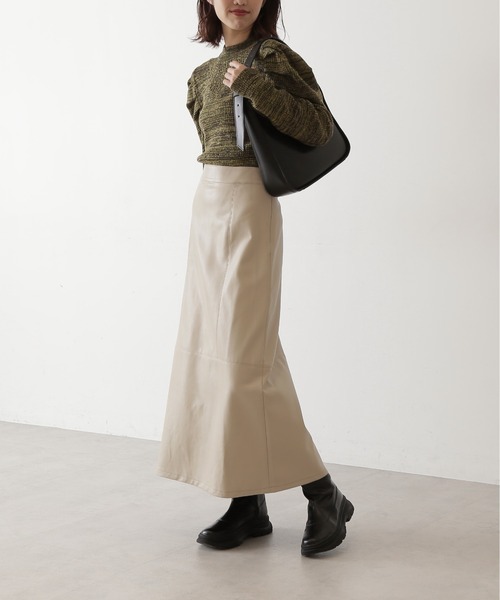 FREE'S MART（フリーズマート）の「◆配色ステッチフェイクレザーAラインスカート（スカート・レディース・ブラック/ベージュ/カーキ・FREE）」の6枚目の写真