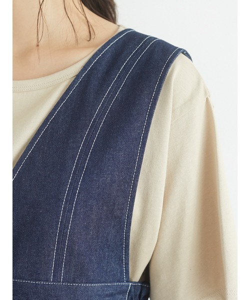 Green　Parks（グリーンパークス）の「【WEB限定】配色ステッチジャンスカ＊（ジャンパースカート・レディース・ライトインディゴブルー/インディゴブルー・FREE）」の6枚目の写真