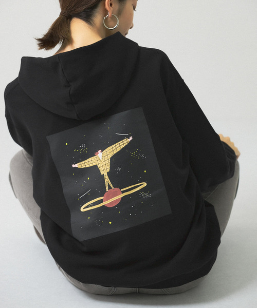 KBF(ケイビーエフ)の「Aki Ishibashiコラボフーディー(パーカー・レディース・ホワイト系その他/ブラック系その他・ONE)」の2枚目の写真