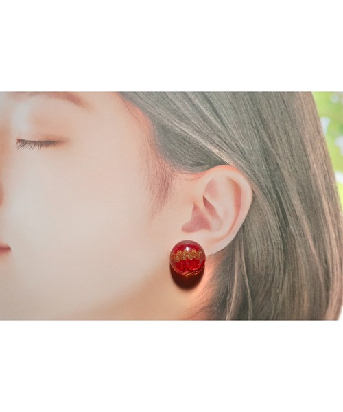 tone(トーン)の「【hazeleyes】storyseries ヴィンテージレジンイヤリング(MA)(イヤリング・レディース・ダークグリーン/パープル/ブラウン/レッド/チェリーレッド/パープル系1/グリーン/シルバー・FREE)」の11枚目の写真