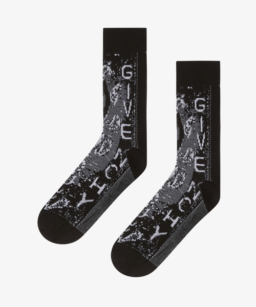 GIVENCHY（ジバンシイ）の「レタースプレーバンダナ ソックス（その他・メンズ・ブラック×ブルー・39-42）」の2枚目の写真