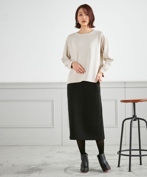 Petit Honfleur(プチオンフルール)の「パールアクセントプルオーバー(Tシャツ/カットソー・レディース・ベージュ/ピンク/グリーン・M/L)」の4枚目の写真