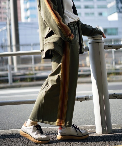 AVIREX（アヴィレックス）の「【WEB&DEPOT限定】TRACK SKIRT/ トラックスカート（スカート・レディース・ホワイト/ブラック/オリーブ・FREE）」の9枚目の写真