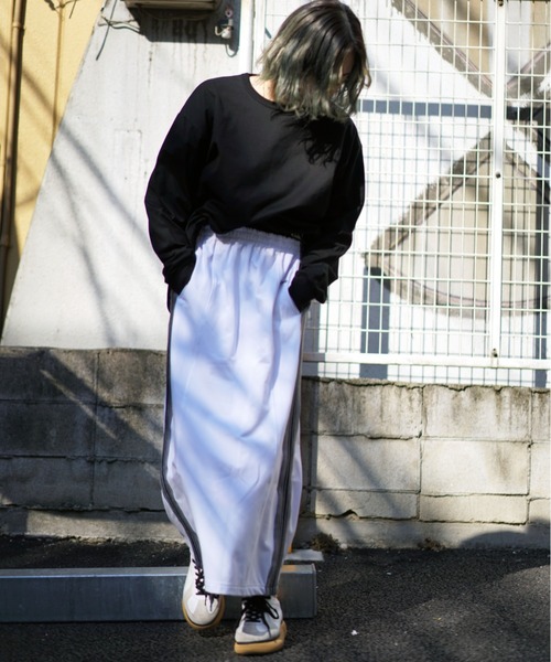AVIREX（アヴィレックス）の「【WEB&DEPOT限定】TRACK SKIRT/ トラックスカート（スカート・レディース・ホワイト/ブラック/オリーブ・FREE）」の12枚目の写真