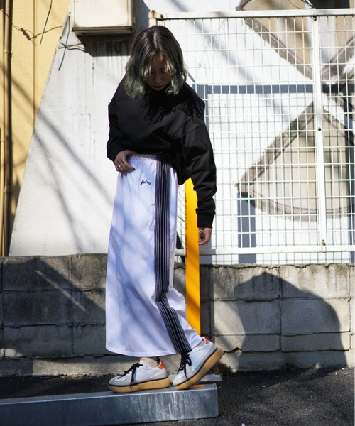 AVIREX（アヴィレックス）の「【WEB&DEPOT限定】TRACK SKIRT/ トラックスカート（スカート・レディース・ホワイト/ブラック/オリーブ・FREE）」の10枚目の写真