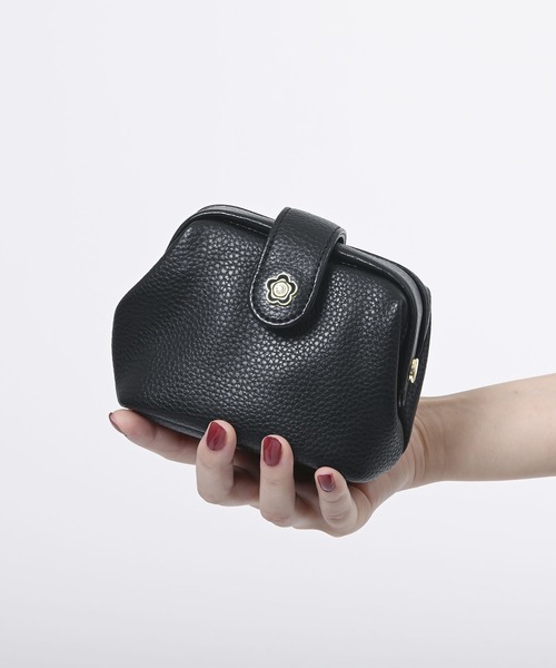 MARY QUANT（マリークワント）の「センタービジューデイジー ダレスポーチ（ポーチ・レディース・ブラック/ミントグリーン・FREE）」の2枚目の写真