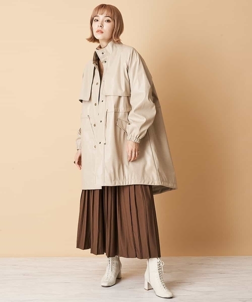 A de a.v.v(アードアー・ヴェ・ヴェ)の「(SET UP対応)ウエストドロストスタンドエコカラーレザーコート(ブルゾン・レディース・ブラック/ベージュ・38/36)」の4枚目の写真