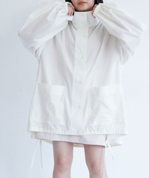 VANNIE U（ヴァニーユー）の「ダブルネックトーンミドルコート（ブルゾン・レディース・ブラック/アイボリー・FREE）」の3枚目の写真