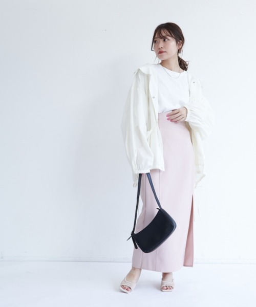 VANNIE U（ヴァニーユー）の「ダブルネックトーンミドルコート（ブルゾン・レディース・ブラック/アイボリー・FREE）」の12枚目の写真