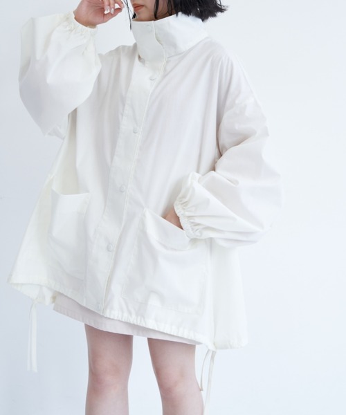 VANNIE U（ヴァニーユー）の「ダブルネックトーンミドルコート（ブルゾン・レディース・ブラック/アイボリー・FREE）」の4枚目の写真