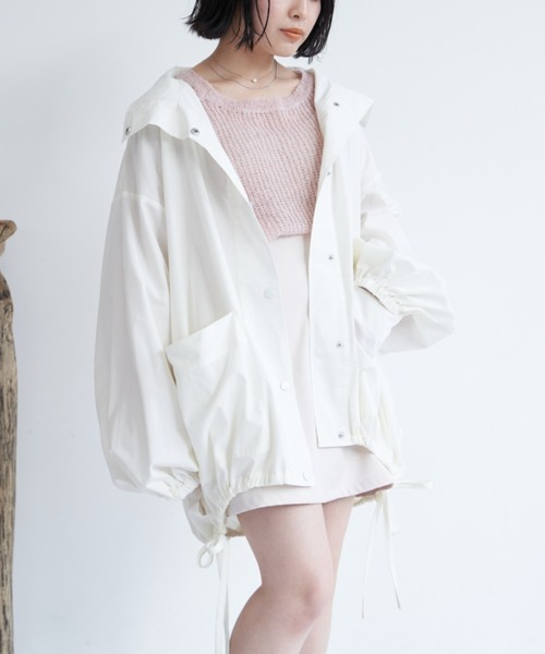 VANNIE U（ヴァニーユー）の「ダブルネックトーンミドルコート（ブルゾン・レディース・ブラック/アイボリー・FREE）」の5枚目の写真