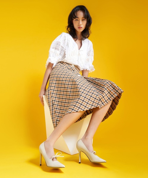 CHARLES & KEITH（チャールズ & キース）の「ボウタイ スティレットパンプス / Bow-Tie Stiletto Pumps（パンプス・レディース・ライトブルー/ブラック/オフホワイト・22.5cm/23cm/23.5cm/24.5cm/25cm/25.5cm）」の4枚目の写真