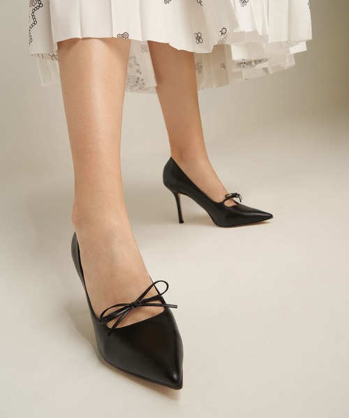 CHARLES & KEITH（チャールズ & キース）の「ボウタイ スティレットパンプス / Bow-Tie Stiletto Pumps（パンプス・レディース・ライトブルー/ブラック/オフホワイト・22.5cm/23cm/23.5cm/24.5cm/25cm/25.5cm）」の7枚目の写真