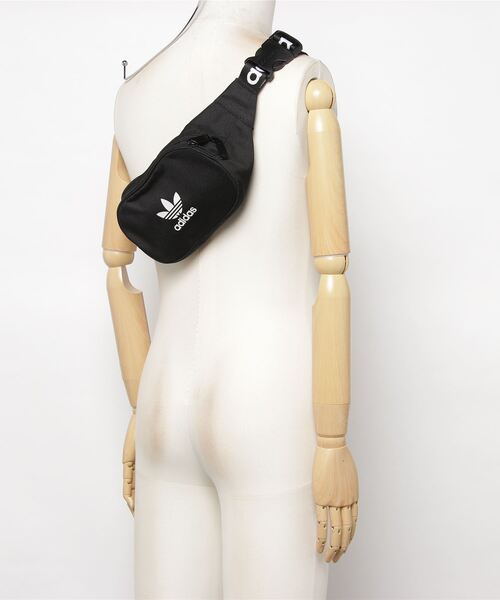 adidas Originals(アディダスオリジナルス)の「adidas Originals/アディダス オリジナルス ADICOLOR WAISTB(ボディバッグ/ウエストポーチ・メンズ・ブラック・FREE)」の3枚目の写真