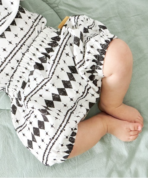 MAKE YOUR DAY（メイクユアデイ）の「幾何学柄ブルマ（その他ベビーウェア・キッズ・ベージュ/オフホワイト・70-90cm）」の2枚目の写真