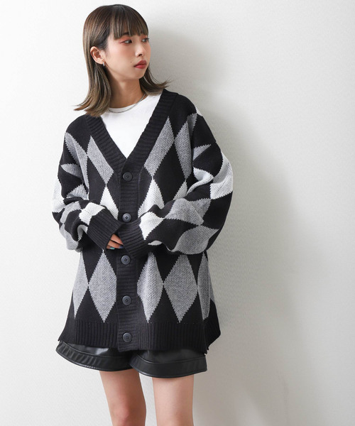 ZIP FIVE(ジップファイブ)の「【loot box】 アーガイル柄 ルーズニットカーディガン(カーディガン/ボレロ・レディース・ブラック/グレー/ブルーグレー/ベージュ・MEDIUM/LARGE)」の8枚目の写真
