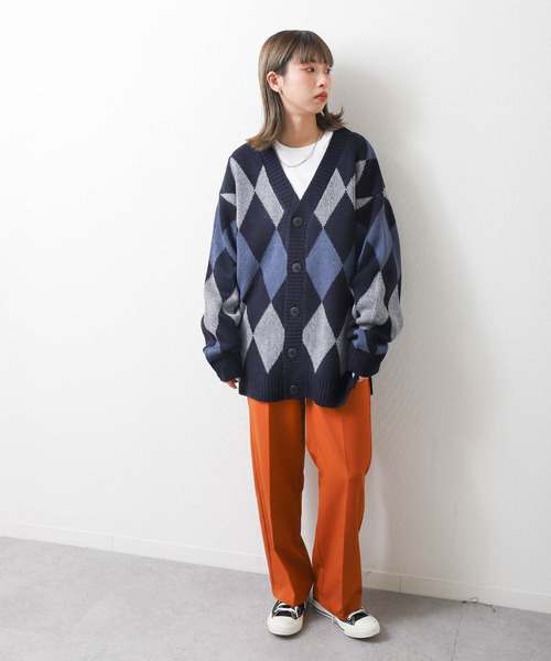 ZIP FIVE(ジップファイブ)の「【loot box】 アーガイル柄 ルーズニットカーディガン(カーディガン/ボレロ・レディース・ブラック/グレー/ブルーグレー/ベージュ・MEDIUM/LARGE)」の9枚目の写真