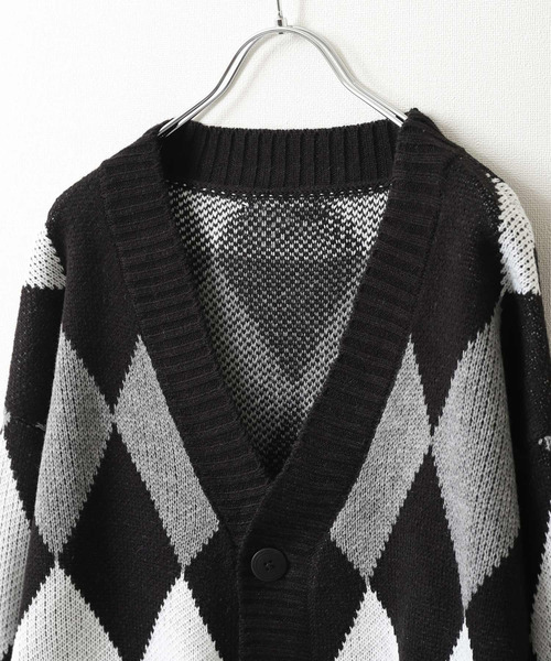 ZIP FIVE(ジップファイブ)の「【loot box】 アーガイル柄 ルーズニットカーディガン(カーディガン/ボレロ・レディース・ブラック/グレー/ブルーグレー/ベージュ・MEDIUM/LARGE)」の14枚目の写真