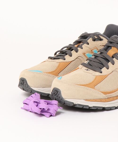 NEW BALANCE(ニューバランス)の「New Balance | M2002R MEN(スニーカー・メンズ・ベージュ系その他・8/10/9/8h/9h)」の4枚目の写真
