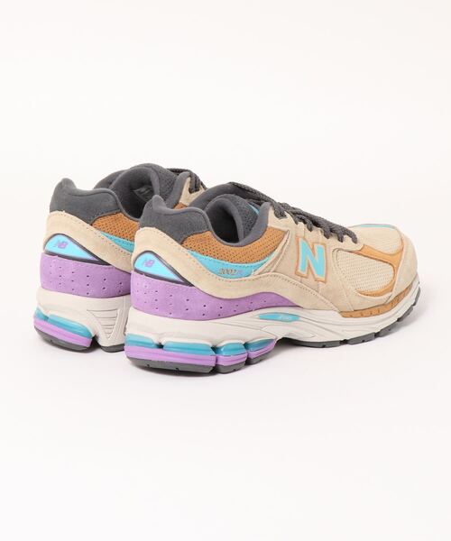 NEW BALANCE(ニューバランス)の「New Balance | M2002R MEN(スニーカー・メンズ・ベージュ系その他・8/10/9/8h/9h)」の3枚目の写真